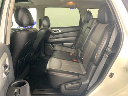 Used 2019 Nissan Pathfinder SL AWD/4WD image 31