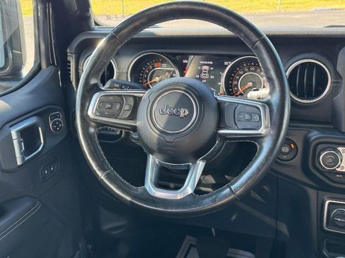 Used 2021 Jeep Wrangler Unlimited Sahara image 12