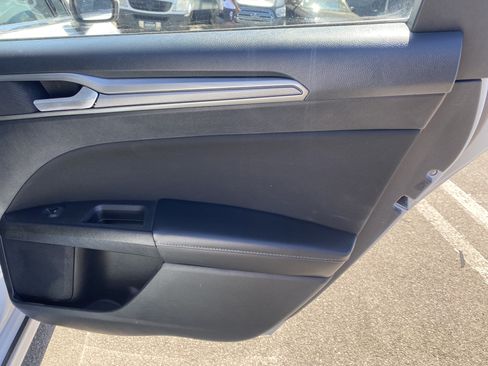 Used 2020 Ford Fusion SE FWD image 22