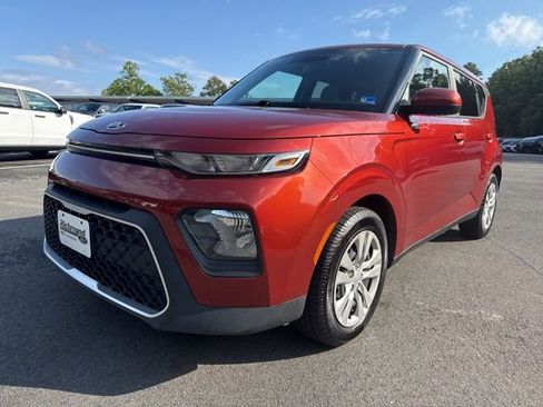 Used 2021 Kia Soul LX FWD image 1