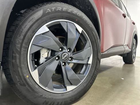 Used 2025 Nissan Rogue SV image 27