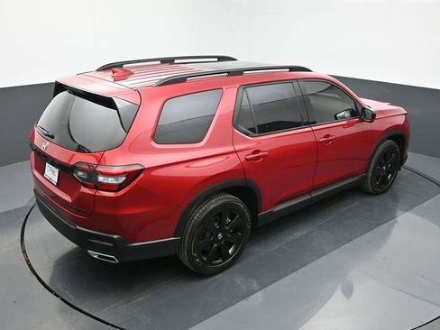 Used 2025 Honda Pilot Black Edition image 17