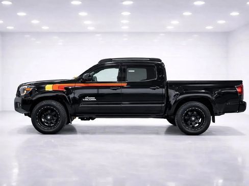 Used 2012 Toyota Tacoma 4x4 Double Cab w/ SR5 Pkg image 2