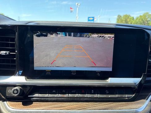Used 2023 Chevrolet Silverado 1500 LT AWD/4WD image 22