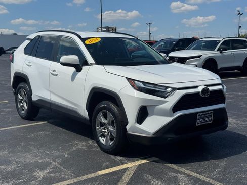 Used 2024 Toyota RAV4 XLE AWD/4WD image 2