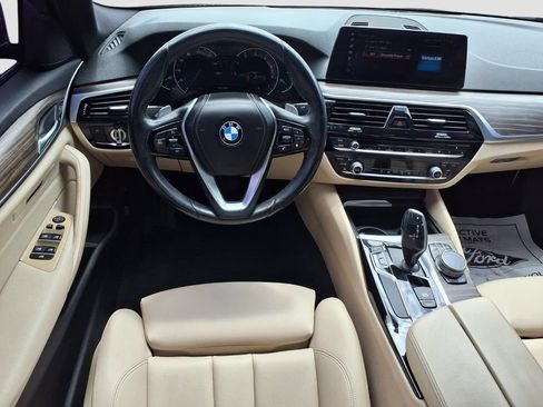 Used 2018 BMW 530i RWD image 9