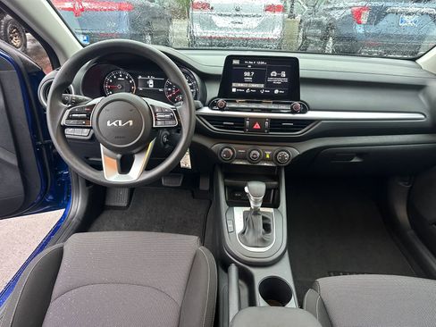 Used 2023 Kia Forte LXS w/ LXS Technology Package image 12