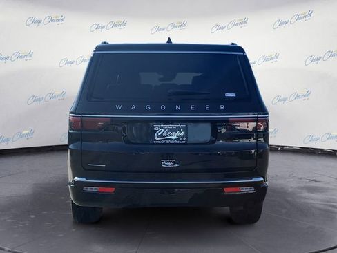 Used 2023 Jeep Wagoneer 4WD image 4