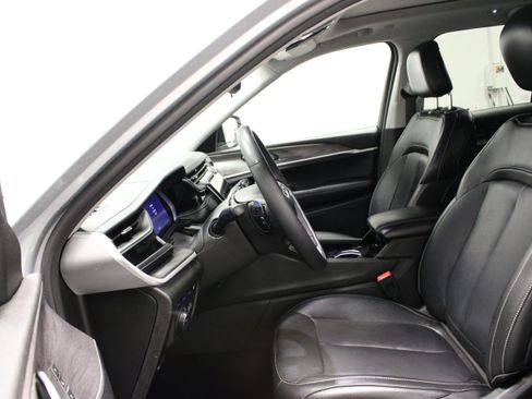 Used 2022 Jeep Grand Cherokee Limited 4xe w/ MOPAR Finishing Package AWD/4WD image 18