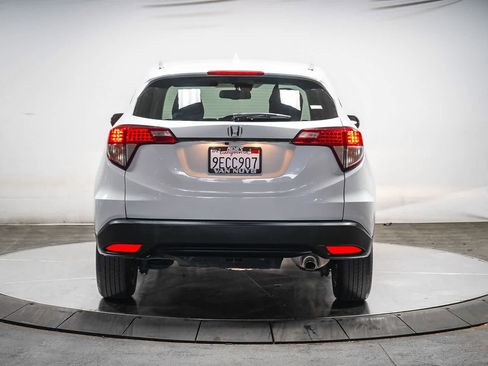Used 2021 Honda HR-V EX-L image 9