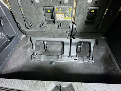 Used 2021 Toyota Sienna XLE FWD image 29