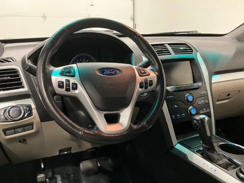Used 2014 Ford Explorer XLT w/ Equipment Group 201A image 35