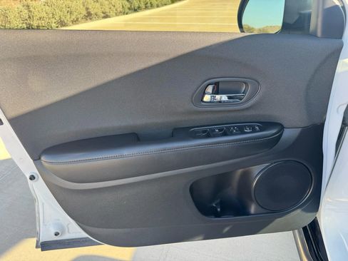 Used 2022 Honda HR-V Sport image 24