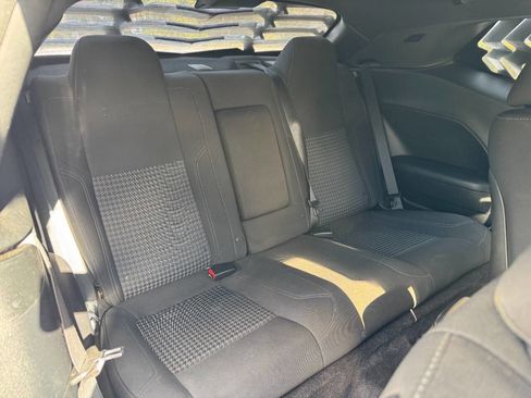 Used 2018 Dodge Challenger SXT image 15