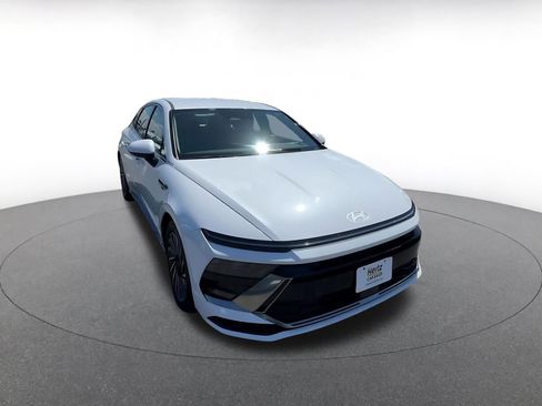 Used 2025 Hyundai Sonata SEL image 3