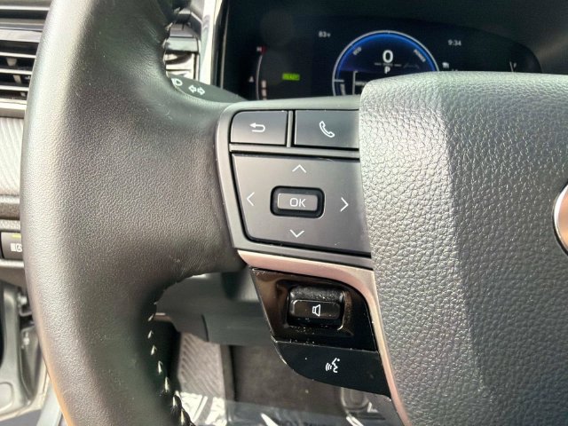 Used 2025 Toyota Camry SE w/ Convenience Package FWD image 25
