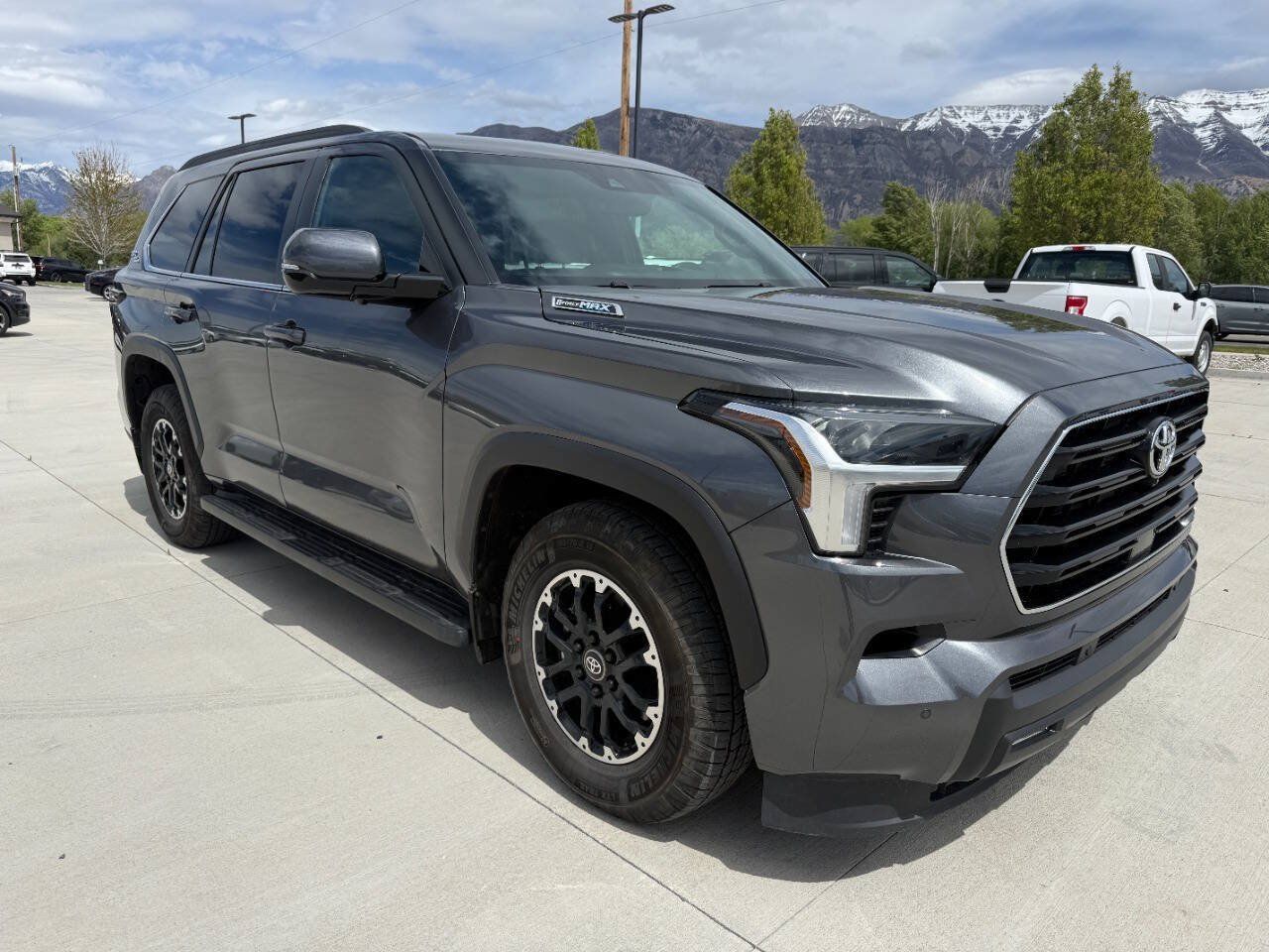 Used 2026 Toyota Sequoia SR5 w/ TRD Off-Road Package AWD/4WD image 9