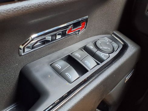 Used 2022 GMC Sierra 1500 AT4 w/ Technology Package AWD/4WD image 12