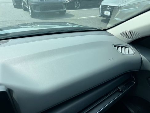 Used 2025 Kia K4 LXS image 35