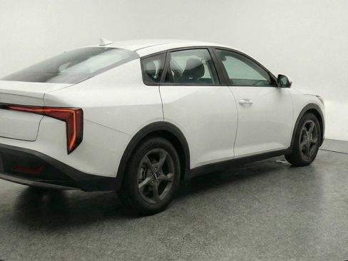 Used 2025 Kia K4 FWD image 9