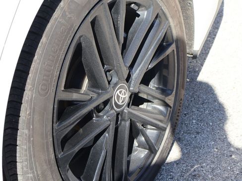 Used 2025 Toyota Camry SE image 37