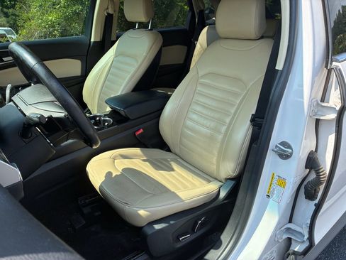 Used 2018 Ford Edge SEL w/ Equipment Group 201A FWD image 6