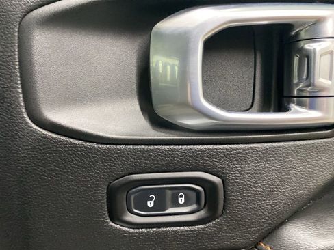 Certified 2021 Jeep Gladiator Mojave image 12