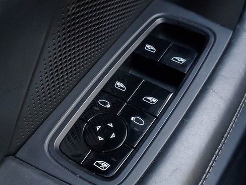 Used 2020 Porsche Taycan Turbo image 25