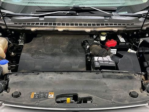 Used 2018 Ford Edge Titanium w/ Equipment Group 301A image 12
