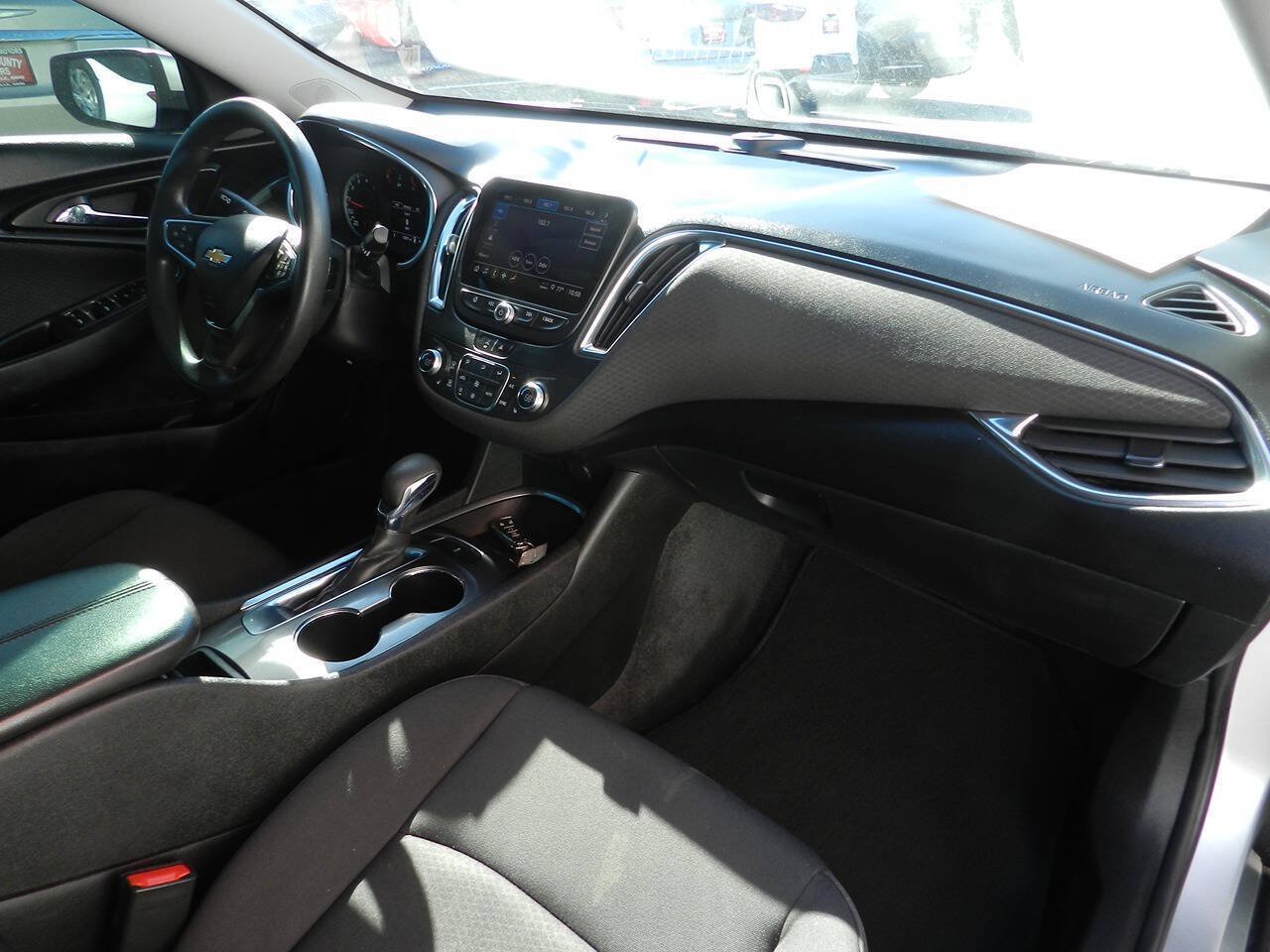Used 2021 Chevrolet Malibu LT FWD image 13