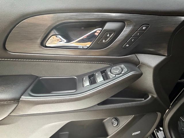 Used 2021 Chevrolet Traverse High Country w/ LPO, Floor Liner Package AWD/4WD image 33