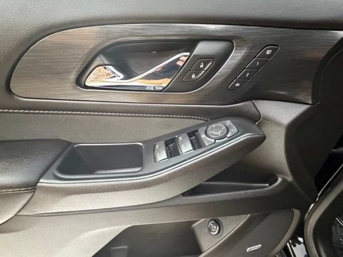 Used 2021 Chevrolet Traverse High Country w/ LPO, Floor Liner Package AWD/4WD image 33