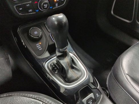 Used 2019 Jeep Compass Limited image 31