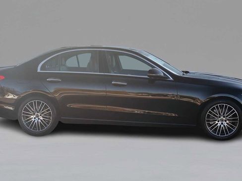 Used 2026 Mercedes-Benz C 300 4MATIC Sedan image 4