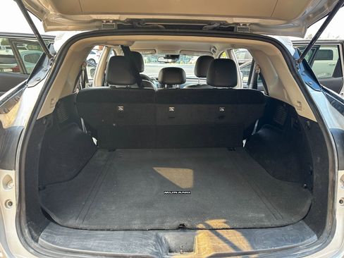Used 2023 Nissan Murano SV image 13