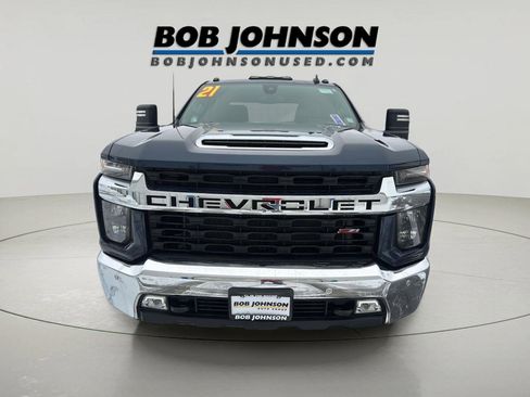 Used 2021 Chevrolet Silverado 2500 LT w/ Convenience Package image 2