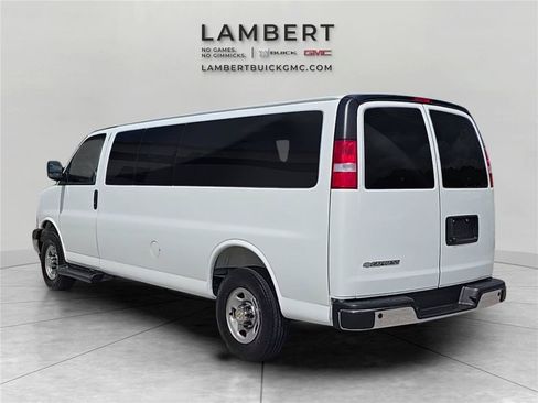 Used 2025 Chevrolet Express 3500 LT w/ LT Preferred Equipment Group RWD image 3