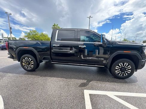 Used 2025 GMC Sierra 2500 Denali Ultimate AWD/4WD image 7