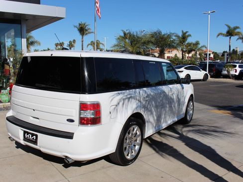 Used 2018 Ford Flex SE image 9
