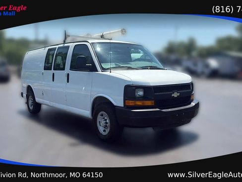Used 2014 Chevrolet Express 2500 Extended RWD image 7