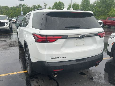 Used 2022 Chevrolet Traverse RS w/ LPO, Floor Liner Package AWD/4WD image 4