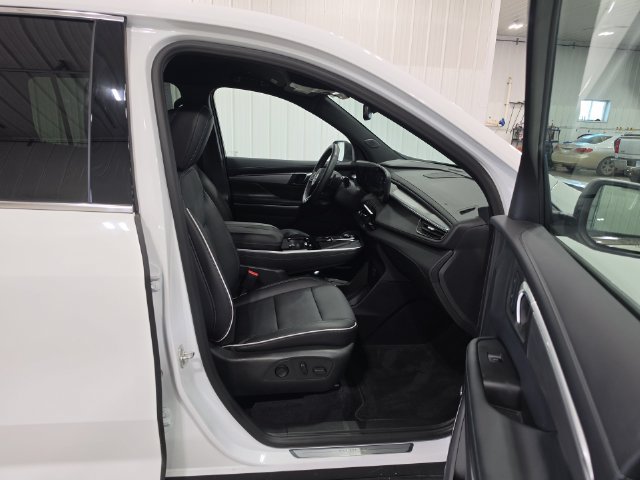 Used 2026 Buick Enclave Preferred AWD/4WD image 32