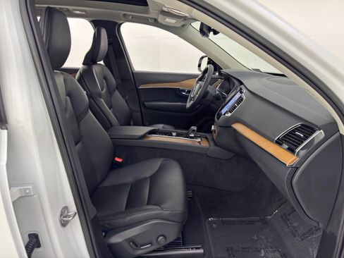 Used 2023 Volvo XC90 T8 Plus image 16
