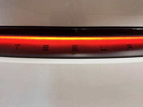 Used 2026 Tesla Model Y 2WD image 19