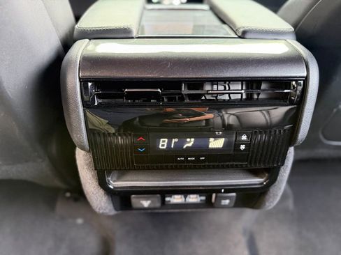 Used 2024 Jeep Wagoneer 4WD image 56