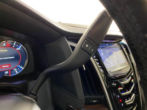 Used 2019 Cadillac Escalade Premium Luxury image 28