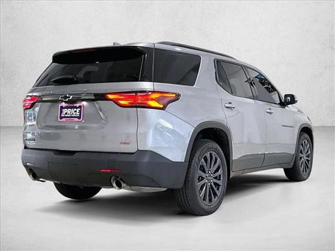 Used 2023 Chevrolet Traverse RS FWD image 2