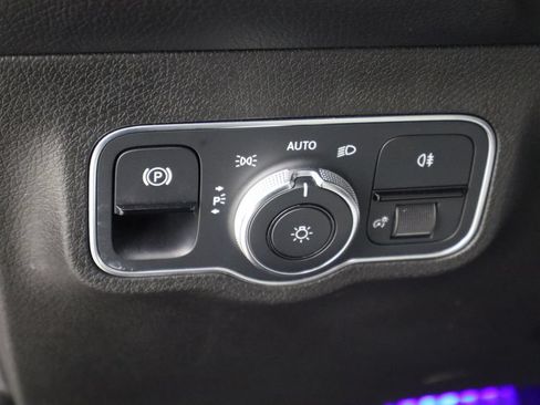 Used 2021 Mercedes-Benz GLB 35 AMG 4MATIC image 23