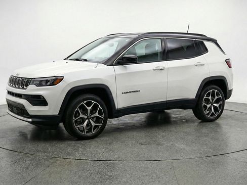 Used 2025 Jeep Compass Limited AWD/4WD image 3