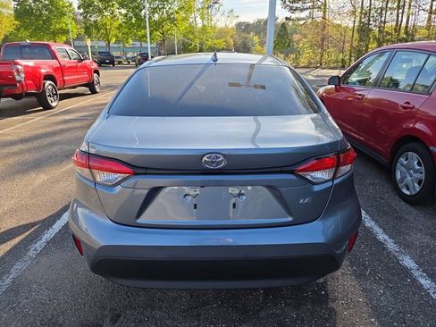 Used 2025 Toyota Corolla LE w/ LE Premium Package image 4